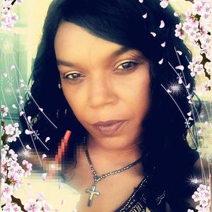 Meet your Posher, Cassandra